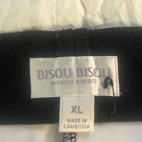 Vibrant and Bold Colorful abstract stripe skirt, stretchy flattering comfy plus - Picture 4 of 9